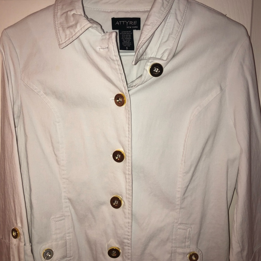 Attyre white jacket